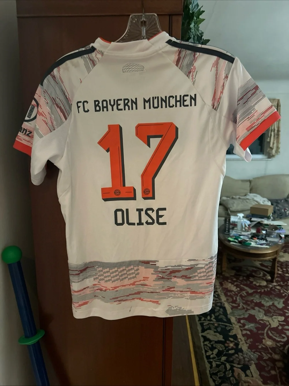 adidas White & Coral FC Bayern Munich Boys Away Jersey 28 slim (10/12)